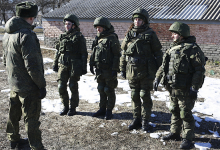 Военнослужащие-женщины подразделений связи ЮВО организовали защищенную связь в движении на тактико-специальном учении в Ростовской области